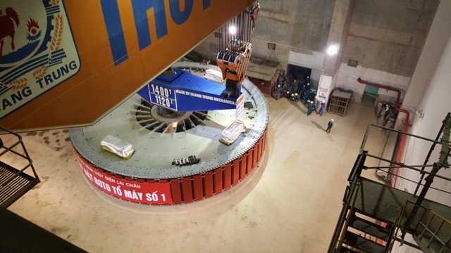 Rotor Tổ máy số 1 được chuẩn bị sẵn sáng cho việc lắp đặt