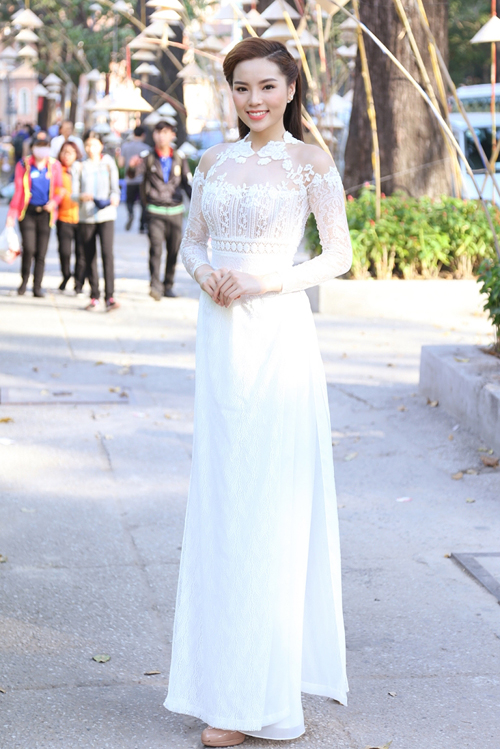 chang can do hieu, pham huong va ky duyen van dep thoat tuc voi ao dai trang - 2